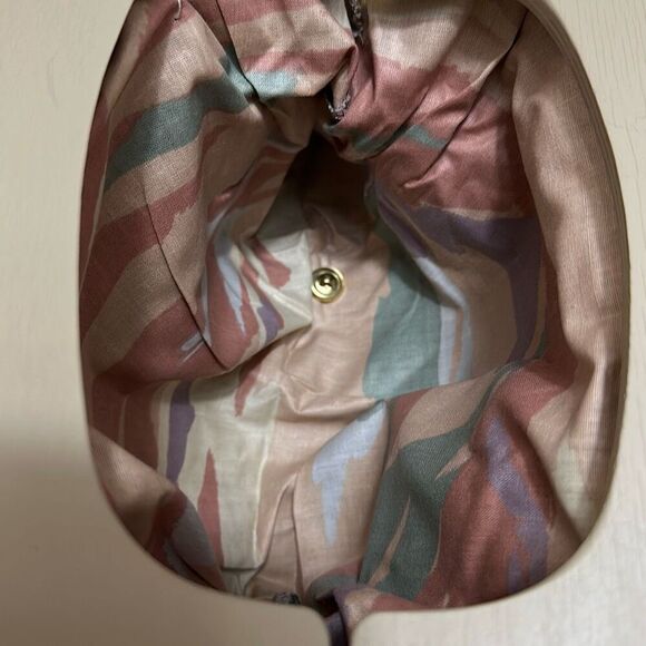 Vintage Embroidered Duck Button Wood Handle Bag - Picture 9 of 10